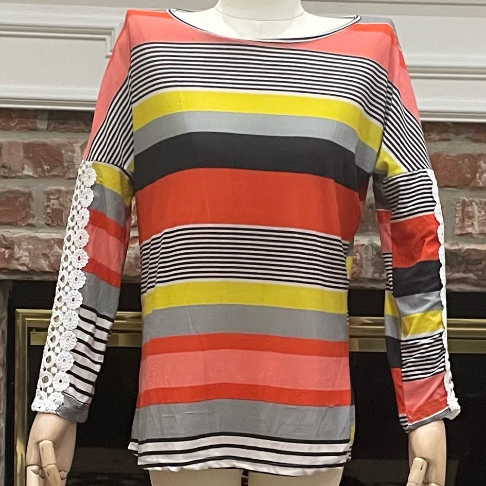 New Light striped top with crocheted sleeves / S / Excellent condition